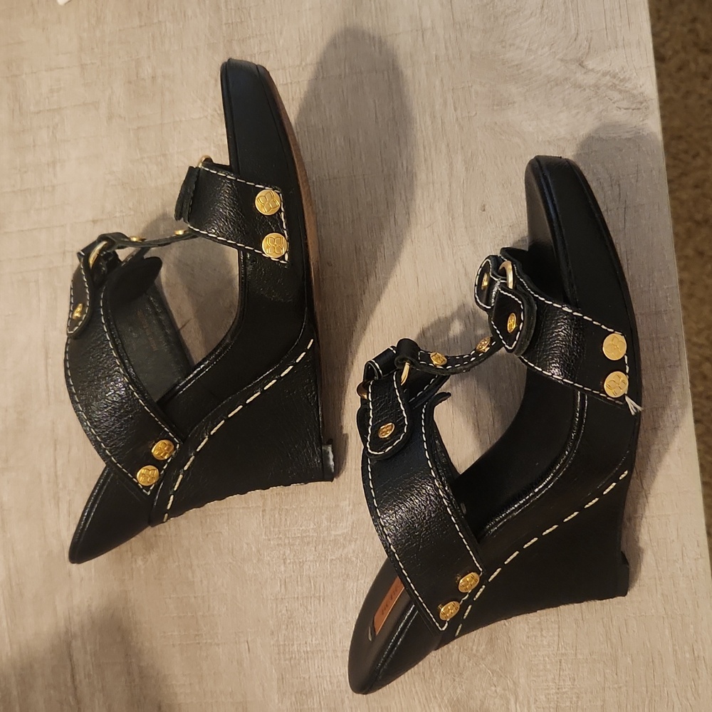 BCBG wedge platforms 5.5
